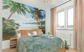 Nadmorski Apartament z Parkingiem w Ustroniu Morskim by Noclegi Renters